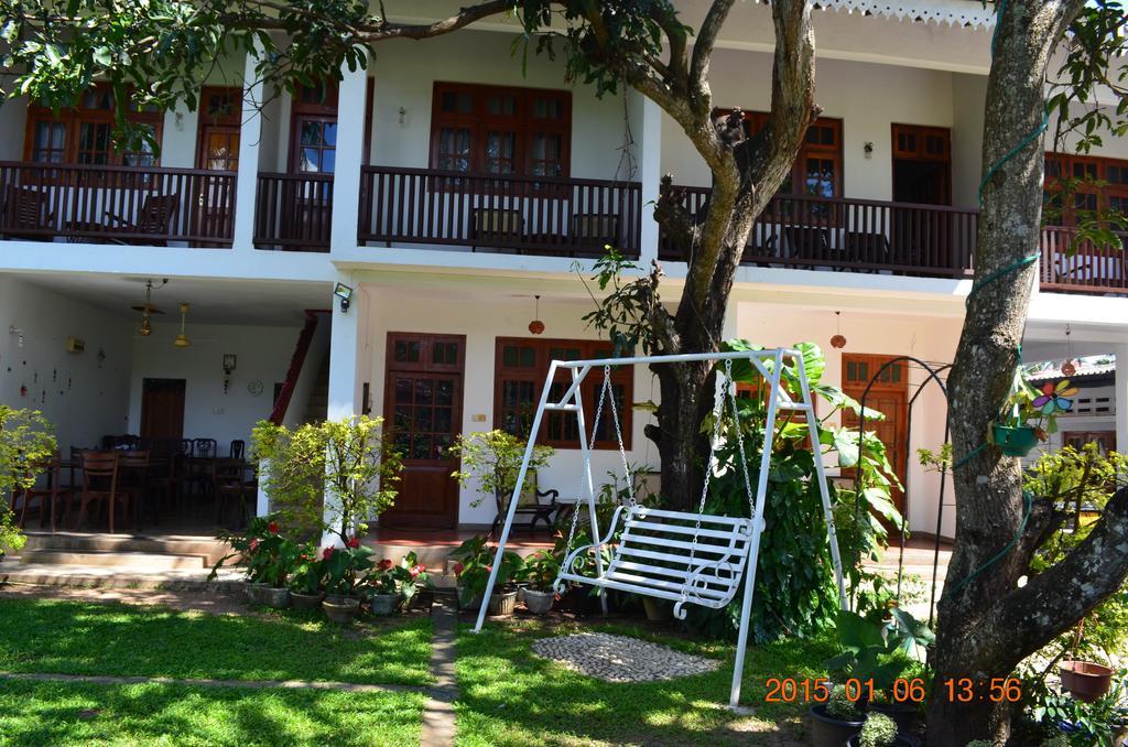 Little Paradise Tourist Guest House And Holiday Home Anuradhapura Ngoại thất bức ảnh